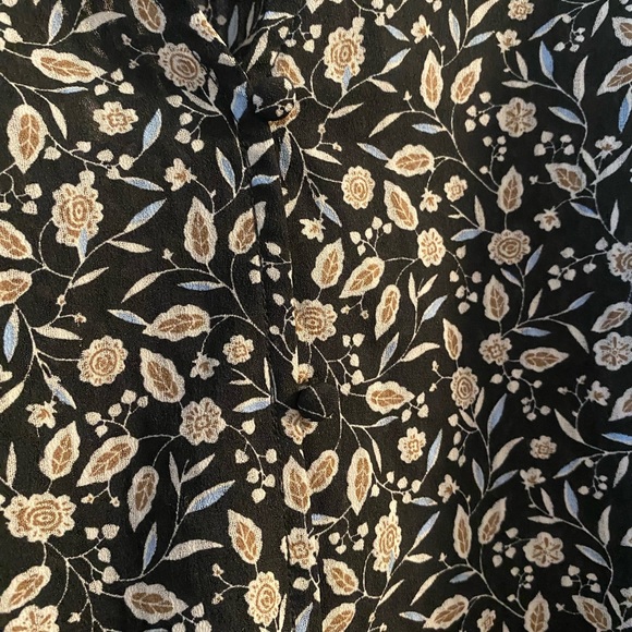 Reitmans Floral Black and Cream Blouse - Picture 4 of 7